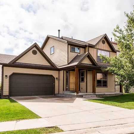 Bear Hollow Village 5557 By Moose Management
